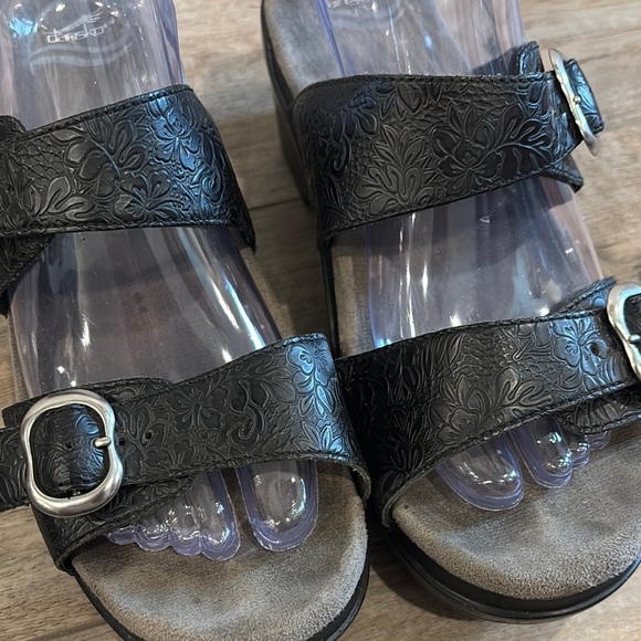 Dansko Black Women's Sandals with Buckle Detail - Picture 3 of 8